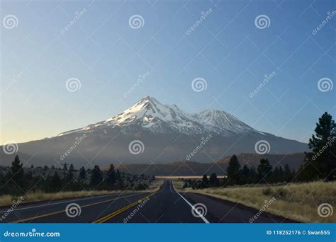 Mount Shasta volcano stock photo. Image of grass, mountain - 118252176