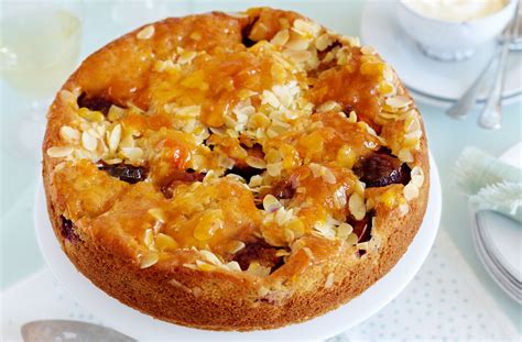 Delicious Plum Cake with Fresh Fruit Flavors