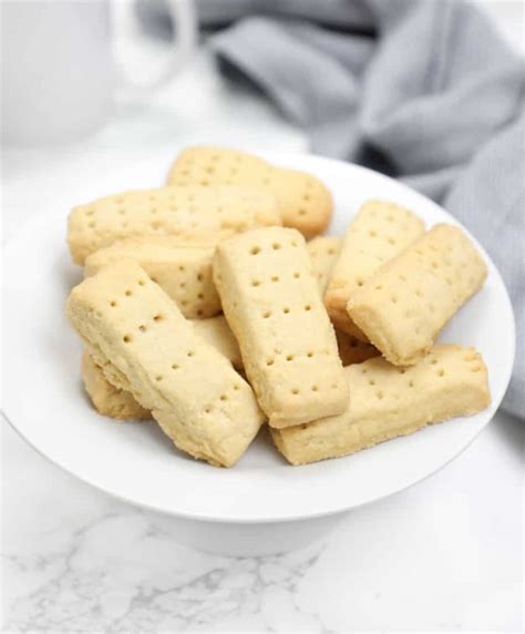 Easy Shortbread Cookies Recipe | Best Shortbread biscuits - Recipe Vibes