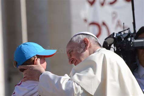 Pope Francis Portrait in Vatican City Editorial Photo - Image of love ...