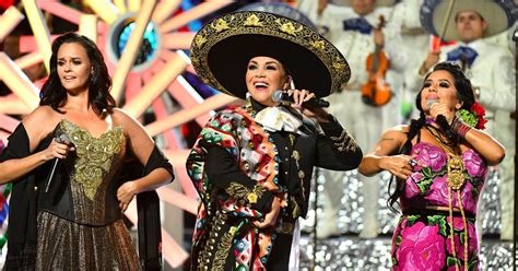 Juan Gabriel Tribute at Latin American Music Awards 2016 | POPSUGAR Latina