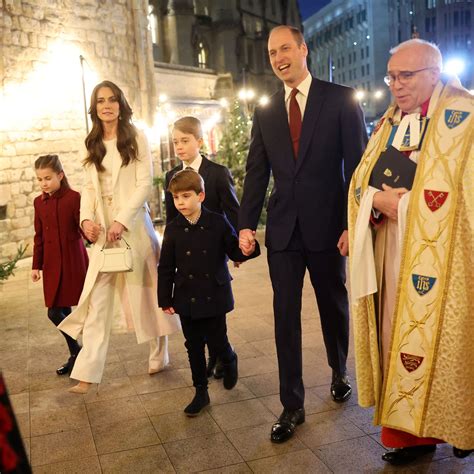 Prince William, Princess Kate share their family's Christmas card photo