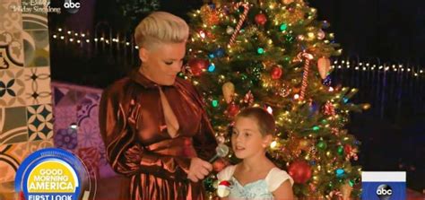 Pink and Willow Sing "The Christmas Song" - MickeyBlog.com