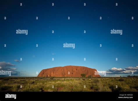 Night sky over Uluru Stock Photo - Alamy