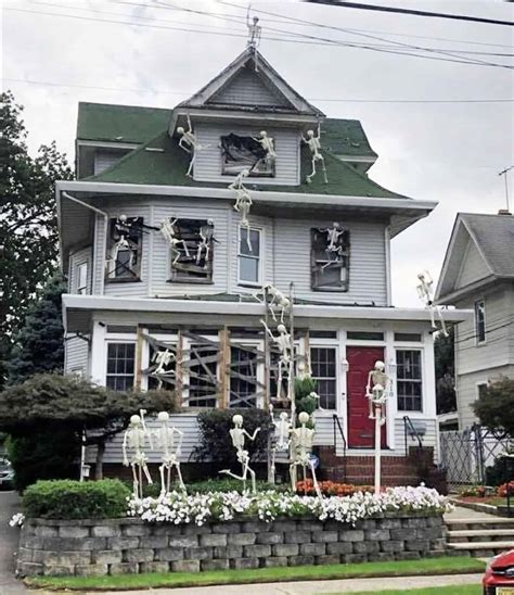 25+ Spooky And Creative Outdoor Halloween Decor Ideas - architecture ...