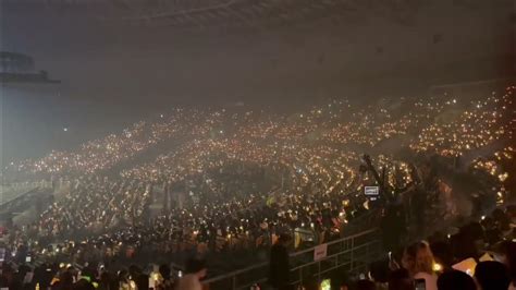 The crowd on Kspo Dome singing Treasure Orange (Day 2 Hello Tour) - YouTube