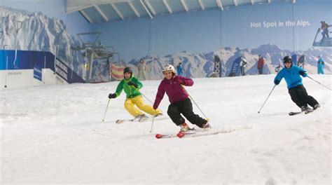 5 Indoor Skiing Slopes in the UK | Snow.Guide