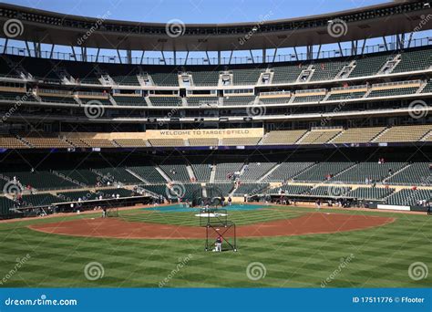 Target Field - Minnesota Twins Editorial Photo - Image: 17511776