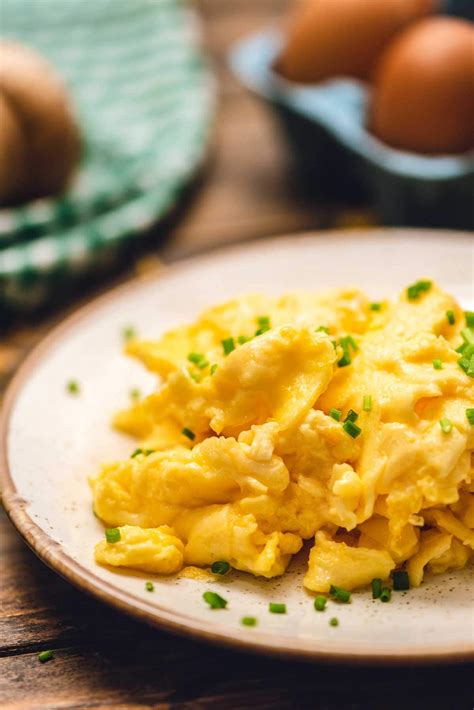 The BEST Scrambled Eggs - Light & Fluffy! - Julie's Eats & Treats