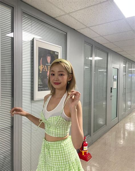 230825 SECRET NUMBER Instagram Weverse Update - Léa | kpopping