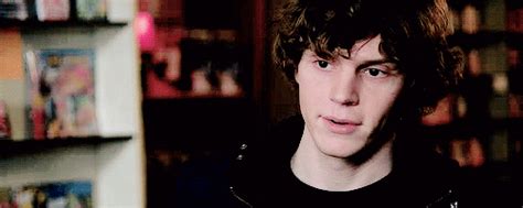 evan peters gifs on Tumblr