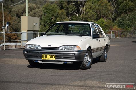 1986 Holden VL Commodore Turbo 0-100km/h & engine sound (video ...