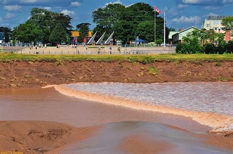 Tidal Bore: When Rivers Flow Against The Current | Amusing Planet