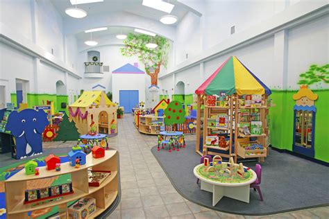 Daycare Center Early Childhood - Creative World School