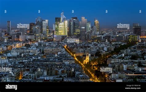 Parisien rooftops hi-res stock photography and images - Alamy