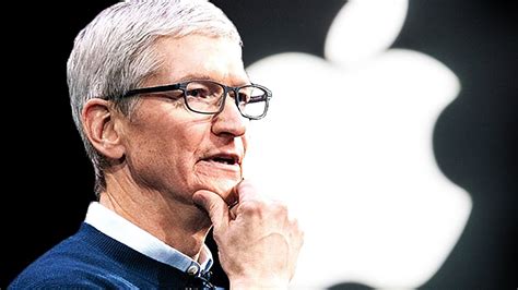 How Tim Cook Became Apple's CEO - YouTube