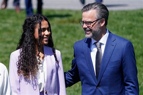 Ketanji Brown Jacksons Husband And Daughters Applaud Her Confirmation At WH Ceremony - Hot ...