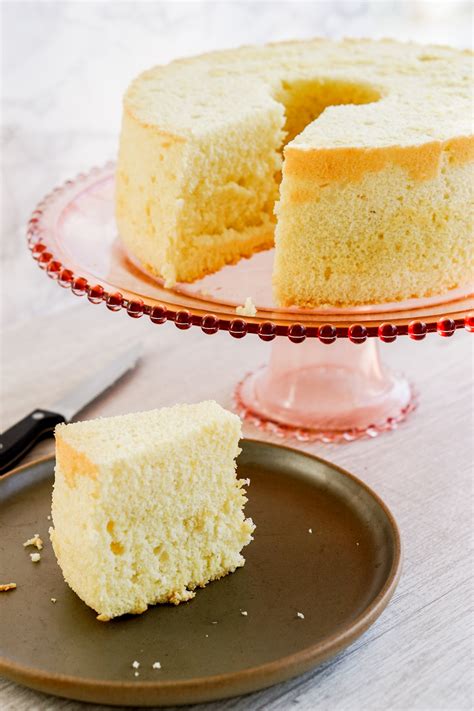 Chinese Bakery Sponge Cake (Chiffon Cake) - Mochi Mommy