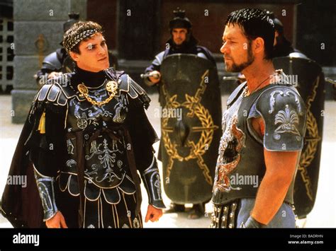 GLADIATOR 2000 Universal film with Russell Crowe at right and Joaquin Phoenix Stock Photo - Alamy