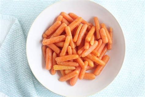 Quick and Easy Microwave Carrots Recipe (So Delicious!)