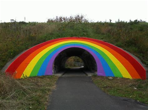 Rainbow Tunnel - Mural Routes