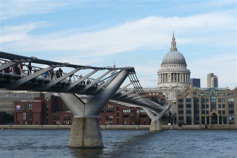 Millennium Bridge à Londres: 40 expériences et 125 photos