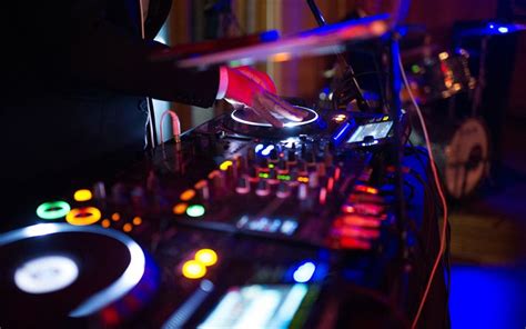 Download wallpapers DJ, disco, DJ console, musicians, neon lights ...