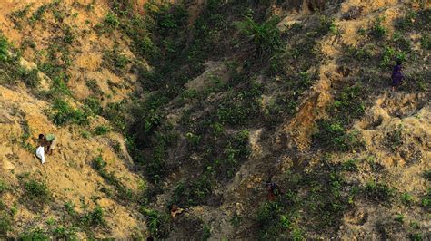 The struggle of daily life in a Rohingya refugee camp | World News ...