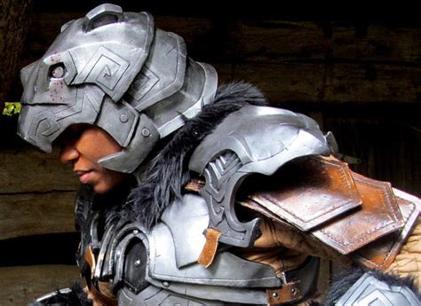 The Bear Hat Makes This Skyrim Cosplay Flawless | Skyrim cosplay, Helmet armor, Skyrim