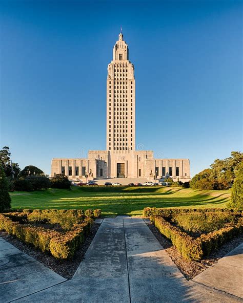 Louisiana State Capitol stock image. Image of clear, baton - 37533595