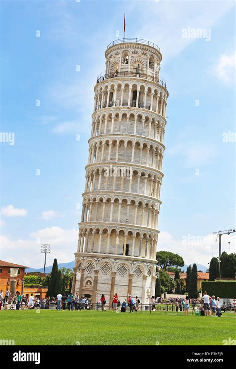 the leaning tower of Pisa Italy - famous italian landmarks Stock Photo - Alamy