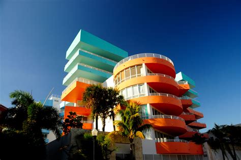 Colorful Building in Miami | Miami art deco, Florida art deco, Art deco ...