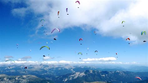 Get Ready for India's First Paragliding World Cup to Be Held in Himachal Pradesh - The Better India