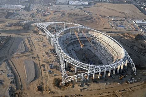 American Airlines Becomes First Official Sponsor at New LA Rams Stadium ...