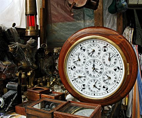 Stock Pictures: Antiques like lamps, clocks and ancient record players