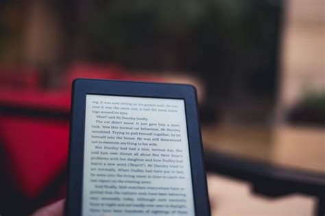 Kindle vs Kobo: Which E-reader is the Best? - Make Tech Easier