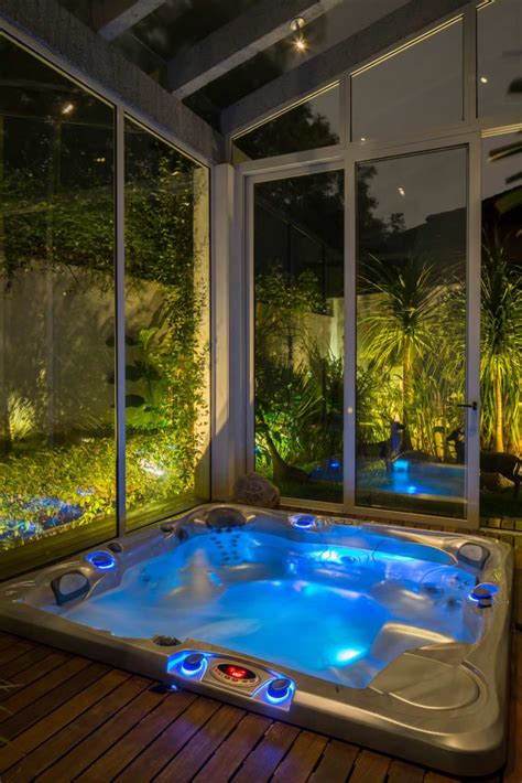 Busca imágenes de diseños de Spa estilo moderno: JACUZZI. Encuentra las mejores fotos para ...