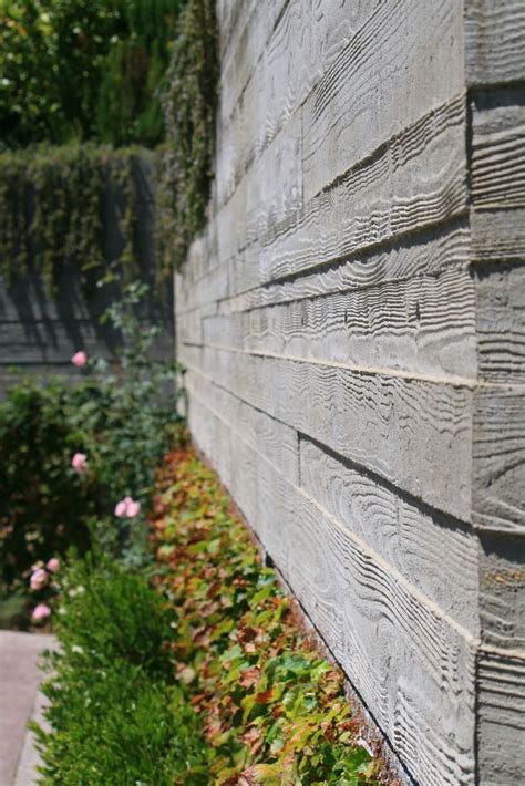 concrete wall w/ wood grain | Recinzioni, Edifici, Architettura