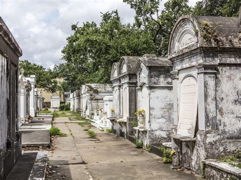 Stunning New Orleans cemeteries you can't miss | New orleans cemeteries ...