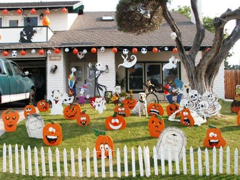 Outdoor Halloween Decorations Ideas To Stand Out