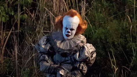 New Photos Show Bill Skarsgård as Pennywise on the Set of “It: Chapter 2” - Teen Vogue