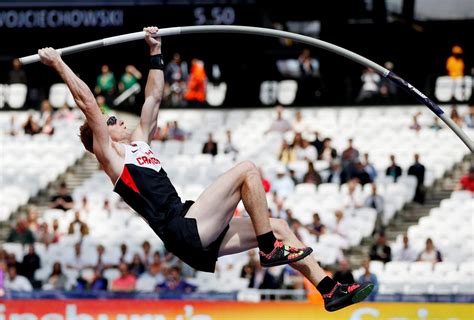 Former world pole vault champion Shawn Barber dies at 29