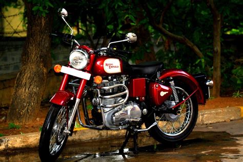 Royal Enfield Classic 350 Red Color Photography Wallpapers - Wallpaper Cave