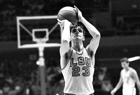 Pete Maravich Was a Flashy Showman but Wasn't Crazy About the Spotlight