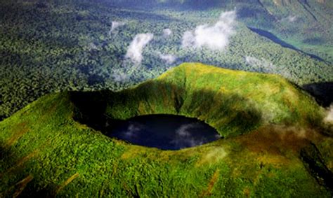 Hiking Mt Bisoke - Volcanoes National Park Rwanda | Gorillas & Wildlife ...