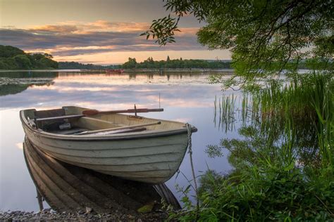 Lake of Menteith morning light... | Boat, Old boats, Boat painting