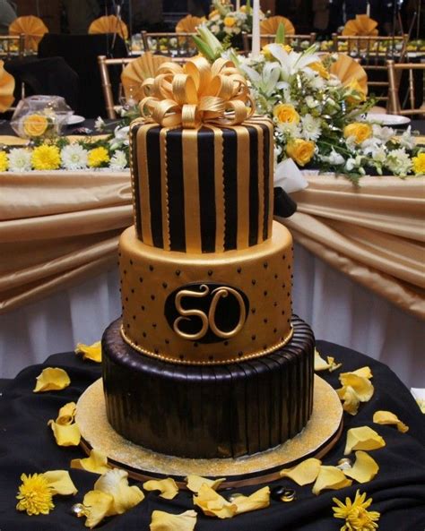 Pin em Gold and Metallic Cake