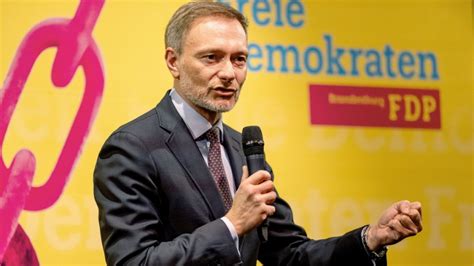 Christian Lindner News: Lindner wirft Scholz "Entlassungsinszenierung ...