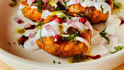 Aloo Tikki Chaat — Adda Veggie