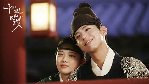 K-Drama Time Machine: Park Bo Gum & Kim Yoo Jung Chase Remarkable Romance In "Love In The Moonlight"